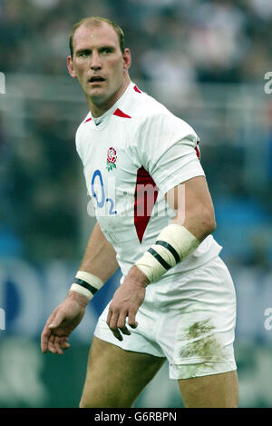 Le capitaine d'Angleterre Lawrence Dallaglio pendant le match des 6 nations du RBS au Stadio Flaminio, à Rome. Banque D'Images