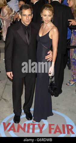 Ben Stiller et Christine Taylor assistent à la Vanity Fair Post Oscars Party aux Mortons. Los Angeles. Ben porte un costume de Gucci. Banque D'Images