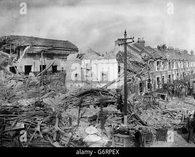 La Seconde Guerre mondiale - Le Blitz - raids de bombardement allemand détruit des foyers - Londres - 1940 Banque D'Images