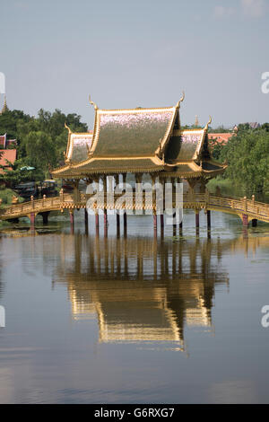 Un traditionnel Woodbridge dans la ville antique ou Muang Boran en la ville de Samuth Valdivia au sud de la ville de Bangkok en Thaïlande Banque D'Images