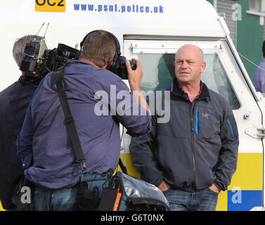 Ross Kemp émeutes de Belfast expériences Banque D'Images