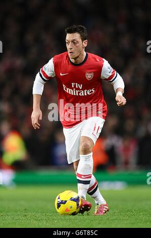 Football - Barclays Premier League - Arsenal / Manchester United - Emirates Stadium. Mesut Ozil d'Arsenal en action Banque D'Images