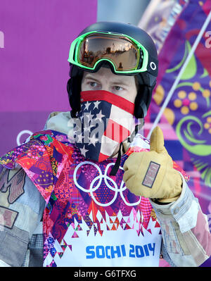 Le blanc de Shaun aux États-Unis dans le qualificatif de Halfpipe pour hommes au Parc extrême Rosa Khutor lors des Jeux Olympiques de Sotchi 2014 à Krasnaya Polyana, Russie. Banque D'Images