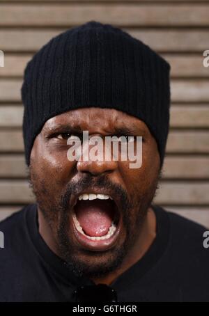 Dereck Chisora après la conférence de presse de tête en tête au restaurant Fredericks, Londres. Banque D'Images