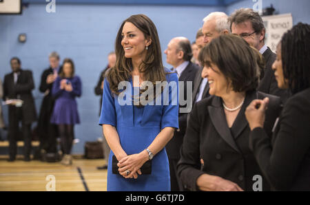 La duchesse de Cambridge à la Northolt High School, Londres où elle a ouvert la salle d'art ICAP. Banque D'Images