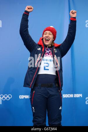 Lizzy Yarnold, en Grande-Bretagne, après avoir remporté une médaille d'or lors de la finale du skeleton féminin au Sanki Sliding Center lors des Jeux Olympiques de Sotchi 2014 à Krasnaya Polyana, en Russie. Banque D'Images