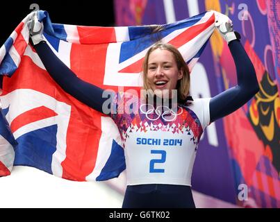 Lizzy Yarnold, en Grande-Bretagne, après avoir remporté une médaille d'or lors de la finale du skeleton féminin au Sanki Sliding Center lors des Jeux Olympiques de Sotchi 2014 à Krasnaya Polyana, en Russie. Banque D'Images