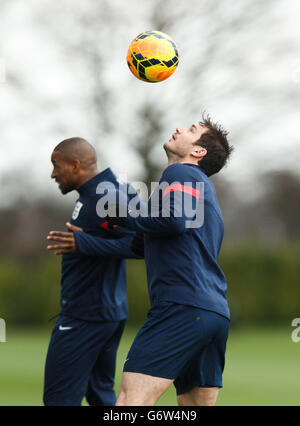 Football - International friendly - Angleterre v Danemark - session de formation en Angleterre - Centre de formation Enfield.Frank Lampard, en Angleterre, en action pendant l'entraînement Banque D'Images