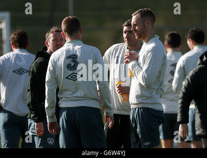 Aiden McGeady, James McCarthy, Stephen Ward et David Meyler de la République d'Irlande (de gauche à droite) lors d'une séance de formation à Gannon Park, Malahide, Irlande. Banque D'Images