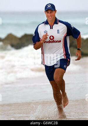 Cricket - Marcus Trescothick étend le long de la plage - Barbade Banque D'Images