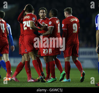 Callum Harriott, de Charlton Athletic (au centre), célèbre les scores lors du cinquième tour de la coupe FA à Hillsbrough, Sheffield. Banque D'Images