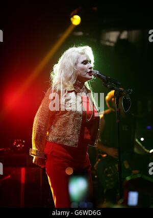 NME Awards 2014 - spectacle - Londres.Blondie se produire sur scène lors des NME Awards 2014, à la Brixton Academy, Londres. Banque D'Images