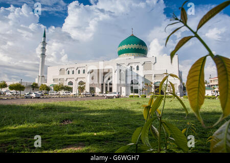 Tawau, Sabah, Malaisie. 08 juin 2016 : Al-Kauthar mosquée ou Tawau Grande mosquée est la plus grande mosquée de Sabah. Banque D'Images