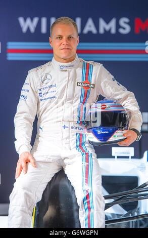 Valtteri Bottas lors d'un photocall lors du lancement officiel de l'équipe de Formule 1 de Williams2014, à Londres. Banque D'Images