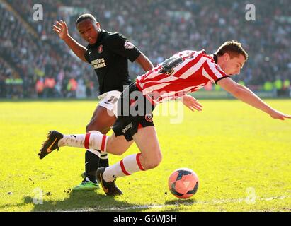 Football - FA Cup - Sixième partie - Sheffield United v Charlton Athletic - Bramall Lane.Callum Harriott, de Charlton Athletic, (à gauche), et Stephen McGinn, de Sheffield United, en action Banque D'Images