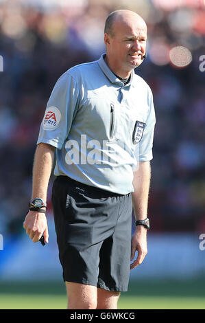 Football - FA Cup - Sixième partie - Sheffield United v Charlton Athletic - Bramall Lane.Lee Mason, arbitre du match Banque D'Images