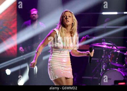 L'invité Ellie Goulding se présentant pendant le tournage du Graham Norton Show aux London Studios, dans le sud de Londres, devant être diffusé sur BBC One vendredi soir. Banque D'Images