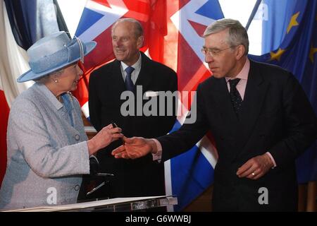 Image - La reine Elizabeth II visite d'Etat en France Banque D'Images
