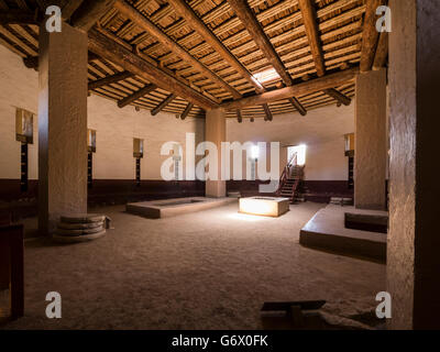 À l'intérieur de la grande kiva, Aztec Ruins National Monument, Aztec, Nouveau Mexique. Banque D'Images