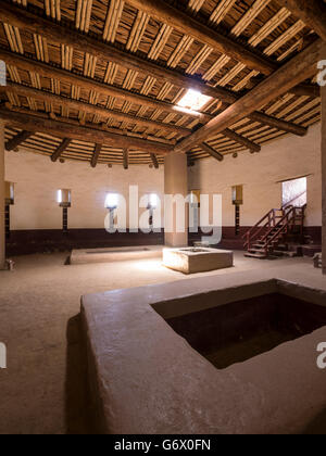 À l'intérieur de la grande kiva, Aztec Ruins National Monument, Aztec, Nouveau Mexique. Banque D'Images