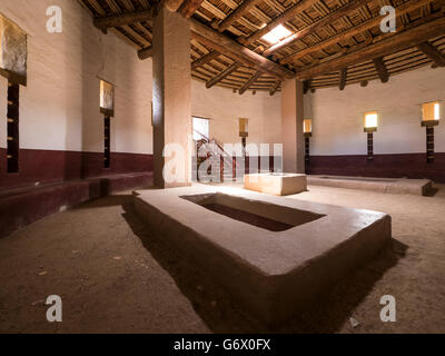 À l'intérieur de la grande kiva, Aztec Ruins National Monument, Aztec, Nouveau Mexique. Banque D'Images