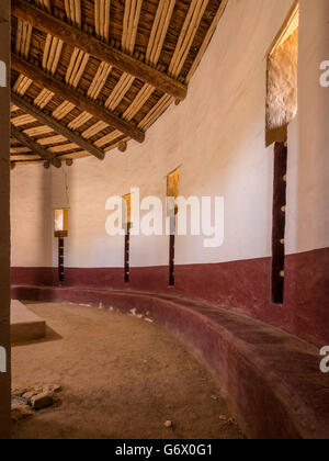 À l'intérieur de la grande kiva, Aztec Ruins National Monument, Aztec, Nouveau Mexique. Banque D'Images