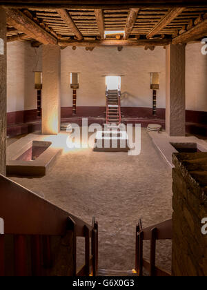 À l'intérieur de la grande kiva, Aztec Ruins National Monument, Aztec, Nouveau Mexique. Banque D'Images