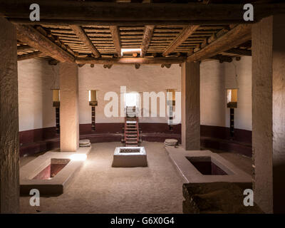 À l'intérieur de la grande kiva, Aztec Ruins National Monument, Aztec, Nouveau Mexique. Banque D'Images