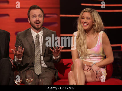 Les invités Aaron Paul et Ellie Goulding pendant le tournage du Graham Norton Show aux London Studios, dans le sud de Londres, devant être diffusés sur BBC One vendredi soir. Banque D'Images