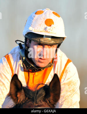 Courses hippiques - Hippodrome de Southwell. Jockey Robert Winston à l'hippodrome de Southwell. Banque D'Images