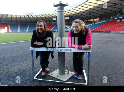 S ambassadrices Jessica Ennis-Hill (à gauche) et médaillée d'argent du Commonwealth Eilidh Child lors de la séance photo au parc Hampden, à Glasgow. Banque D'Images