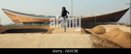 Cyclisme - Londres 2012 Legacy venue - Lee Valley Velopark.Sur le circuit BMX, John Stockwell, entraîneur BMX cycliste britannique pendant le photocall à Lee Valley Velpopark, Londres. Banque D'Images