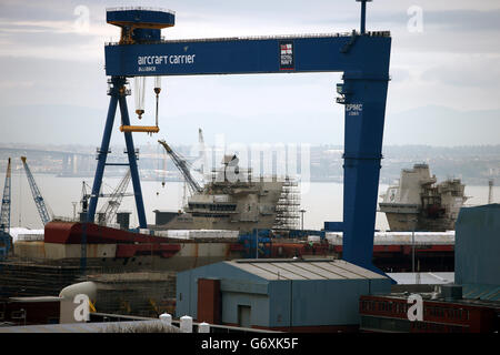 Porte-avions HMS Queen Elizabeth - Rosyth Docks Banque D'Images