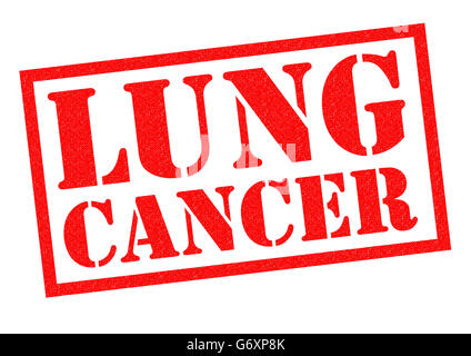 Le CANCER DU POUMON de tampon en caoutchouc rouge sur un fond blanc. Banque D'Images