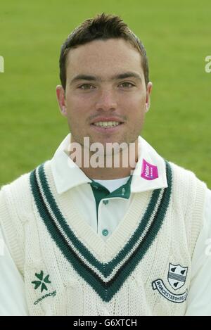 Stephen Moore du club de cricket du comté de Worcestershire lors d'un photocall à Worcester, avant la nouvelle saison 2004. Banque D'Images