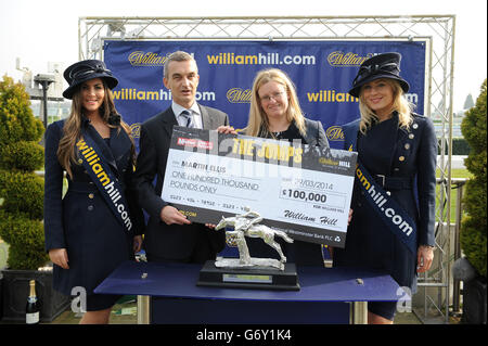 Courses hippiques - 2014 William Hill Lincoln - première journée - Hippodrome de Doncaster. 100,000 pour avoir remporté le concours de sauts Banque D'Images