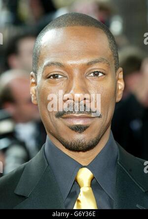 L'acteur Eddie Murphy arrive pour la première de Shrek 2, au Palais de Festival lors du 57e Festival de Cannes en France. Photo PA : Anthony Harvey. Banque D'Images