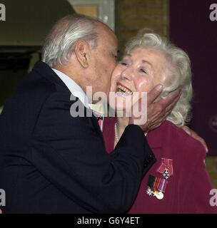 DAME VERA LYNN AU 90 Vera Lynn Quatorzième réunion de l'Armée Banque D'Images