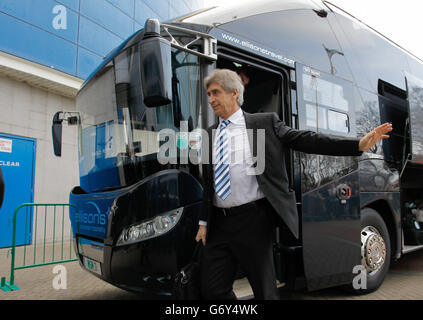 Manuel Pellegrini, directeur de la ville de Manchester, arrive au KC Stadium avant la Barclays Premier League entre Hull City et Manchester City Banque D'Images