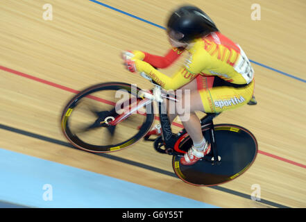 L'Aussine Trebaite de Lituanie participe à la poursuite de l'Omnium UCI féminin de 3 km au cours du deuxième jour du cinquième tour de la révolution cycliste au Vélopark de Lee Valley, Londres. Banque D'Images