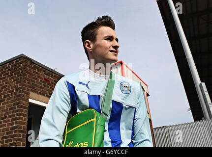 Un fan de Coventry City pendant le match Sky Bet League One au stade Alexandra, Crewe. APPUYEZ SUR ASSOCIATION photo. Date de la photo: Samedi 29 mars 2014. Voir PA Story FOOTBALL Crewe. Le crédit photo devrait se lire comme suit : Barrington Coombs/PA Wire. . . Banque D'Images