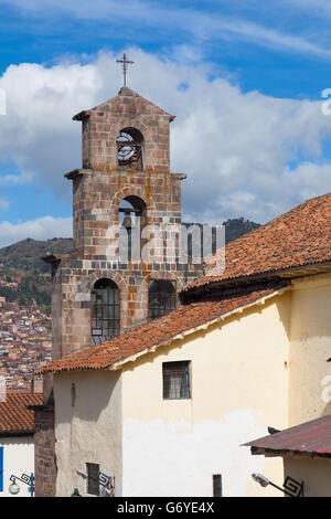 Temple de San Blas à la recherche sur la ville de Cusco, Pérou Banque D'Images