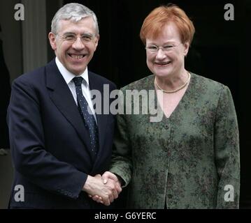 Jack Straw rencontre le président finlandais Banque D'Images