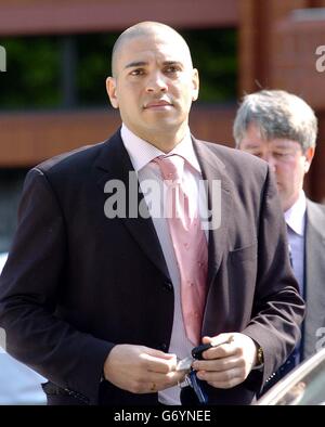 Stan Collymore quitte Stafford Magistrates Court Banque D'Images