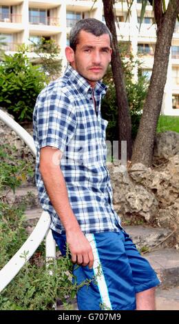 L'acteur Kieran O'Brien, star du nouveau film de Michael Winterbottom « Nine Songs » - qui est le film le plus sexuellement explicite de l'histoire du cinéma britannique traditionnel - lors d'un phocall au Grand Hotel lors du 57e Festival de Cannes en France. Banque D'Images