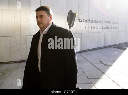 Pat Whelan, ancien dirigeant de la banque Anglo Irish Bank, arrive au circuit Criminal court de Dublin, lors du procès des anciens dirigeants de la banque Anglo Irish Bank. Banque D'Images