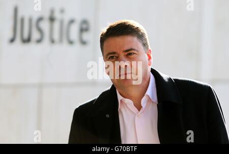 Pat Whelan, ancien dirigeant de la banque Anglo Irish Bank, arrive au circuit Criminal court de Dublin, lors du procès des anciens dirigeants de la banque Anglo Irish Bank. Banque D'Images