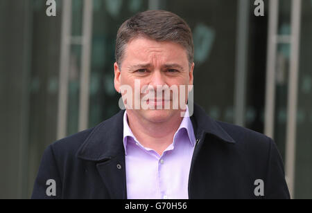 Pat Whelan, ancien dirigeant de la banque Anglo Irish Bank, quitte le circuit Criminal court de Dublin lors du procès pour fraude des anciens dirigeants de la banque Anglo Irish Bank. Banque D'Images