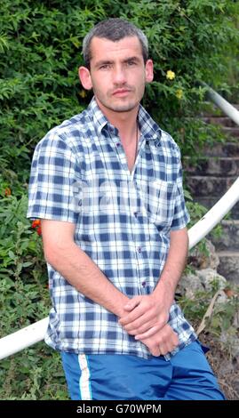 L'acteur Kieran O'Brien, star du nouveau film de Michael Winterbottom « Nine Songs » - qui est le film le plus sexuellement explicite de l'histoire du cinéma britannique traditionnel - lors d'un phocall au Grand Hotel lors du 57e Festival de Cannes en France. Banque D'Images