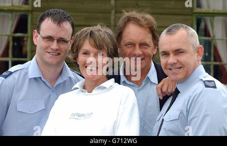 Colin Bodill et Jennifer Murray RAF Kinloss Banque D'Images